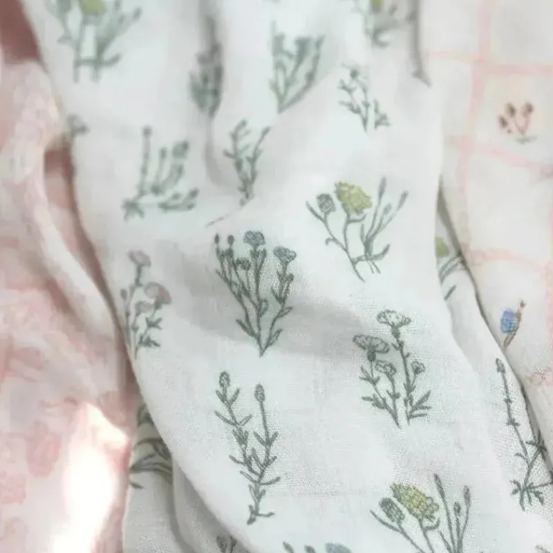 aden__anais__pack_swaddle_SKUdbVMCDNu_2.webp Aden + Anais - 3-Pack Swaddles - Silky Soft French, Floral Sale