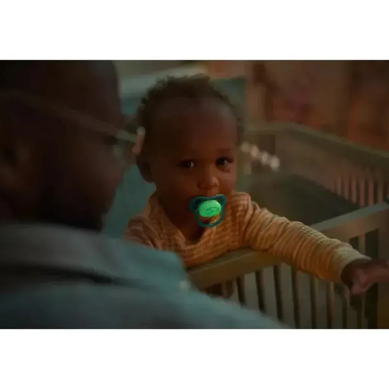 avent__pk_ultra_air_chupe_SKUr7BbdM6t_3.webp Philips Avent Avent - 2Pk Ultra Air Chupeta Noturna, Estrela Adormecida e Lua, 6/18M Outlet