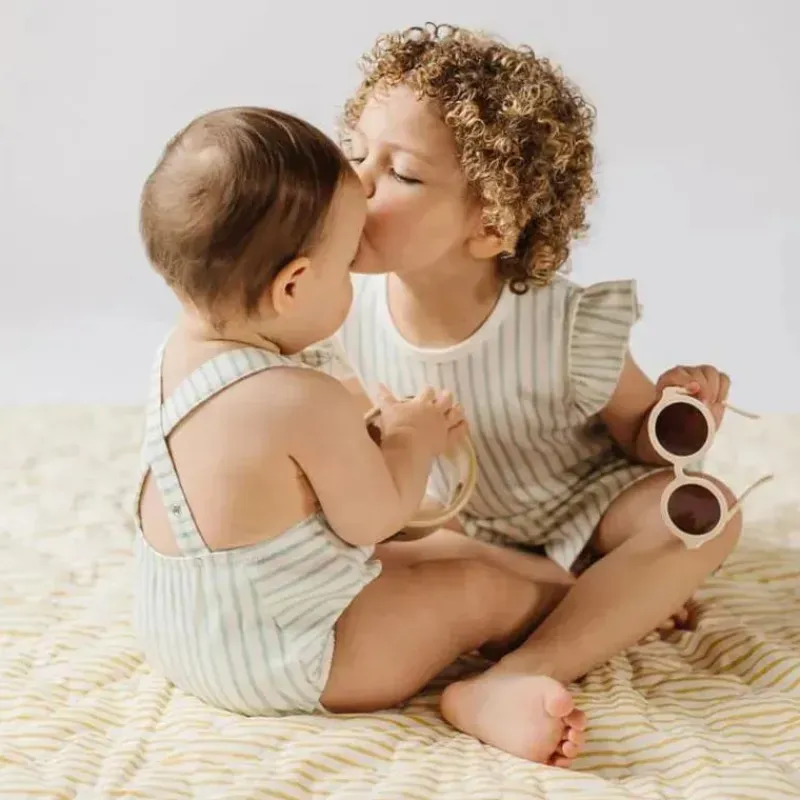 babiators__culos_de_sol_r_SKUWrDm3mnW_4.webp Babiators - Óculos de sol redondos Euro Sweet Cream com lentes âmbar Sale
