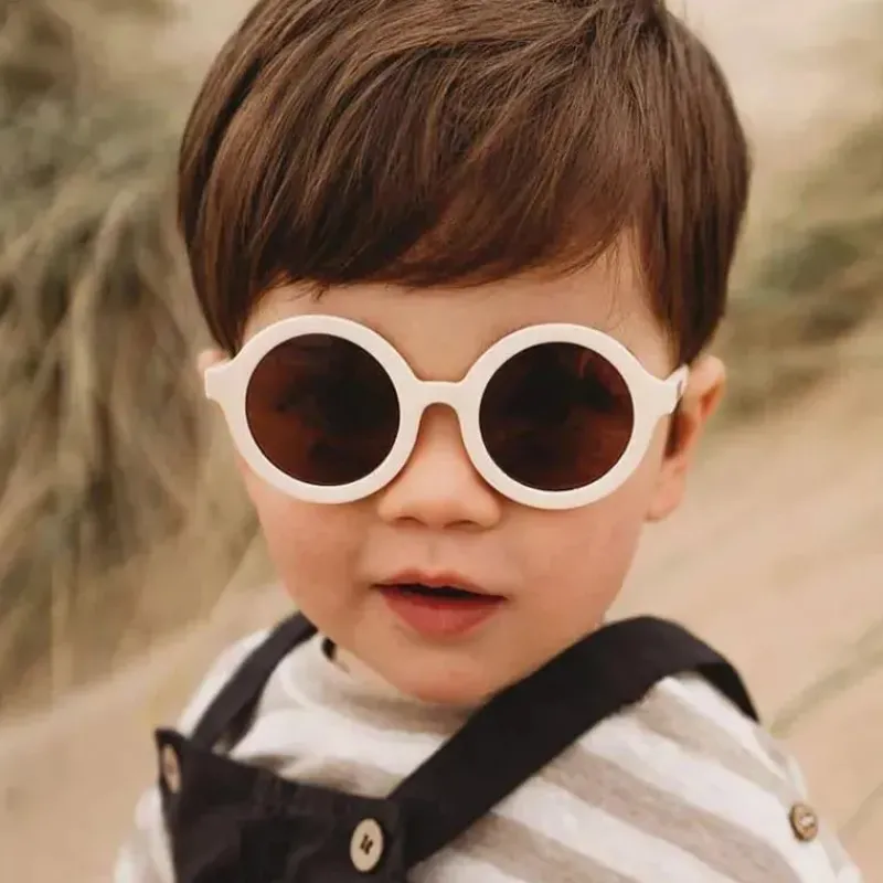 babiators__culos_de_sol_r_SKUWrDm3mnW_5.webp Babiators - Óculos de sol redondos Euro Sweet Cream com lentes âmbar Sale