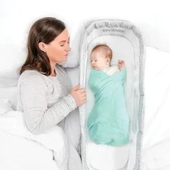 Baby Delight - dorminhoco portátil Snuggle Nest Dream, rabiscos cinza Fashion