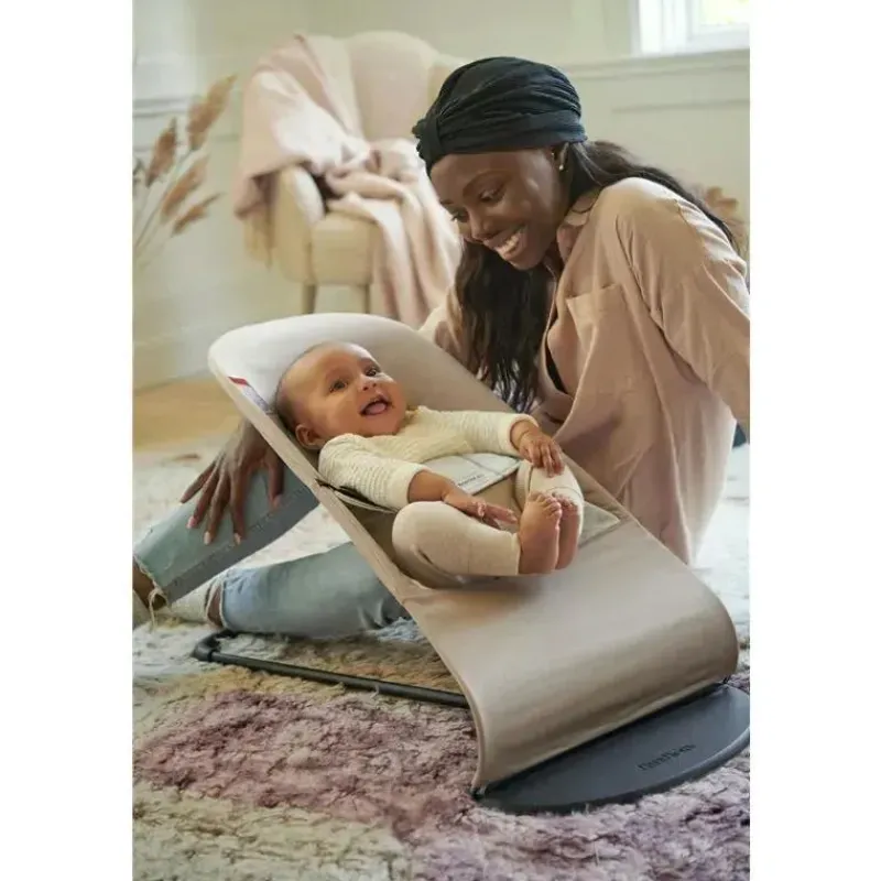 babybjorn__baby_bouncer_b_SKUxv0Nk7Vj_7.webp BabyBjorn - Baby Bouncer Balance Soft Light Gray Frame Algodão/Jersey, Bege/Cinza Sale