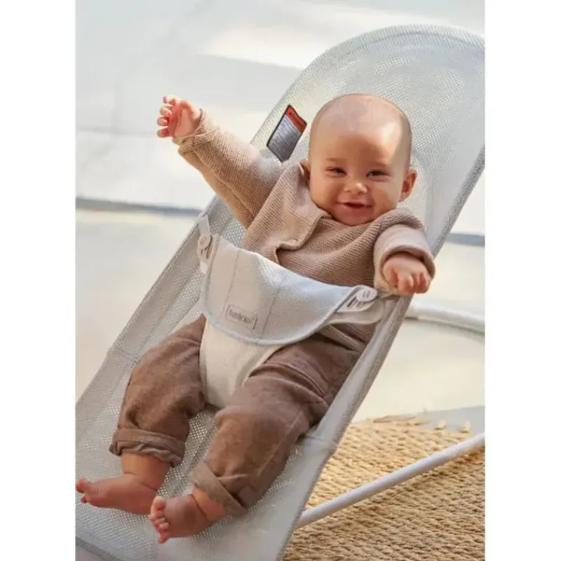 babybjorn__bouncer_balanc_SKUv40iOxDv_1.webp BabyBjorn - Bouncer Balance Soft Mesh, Prata/Branco Outlet