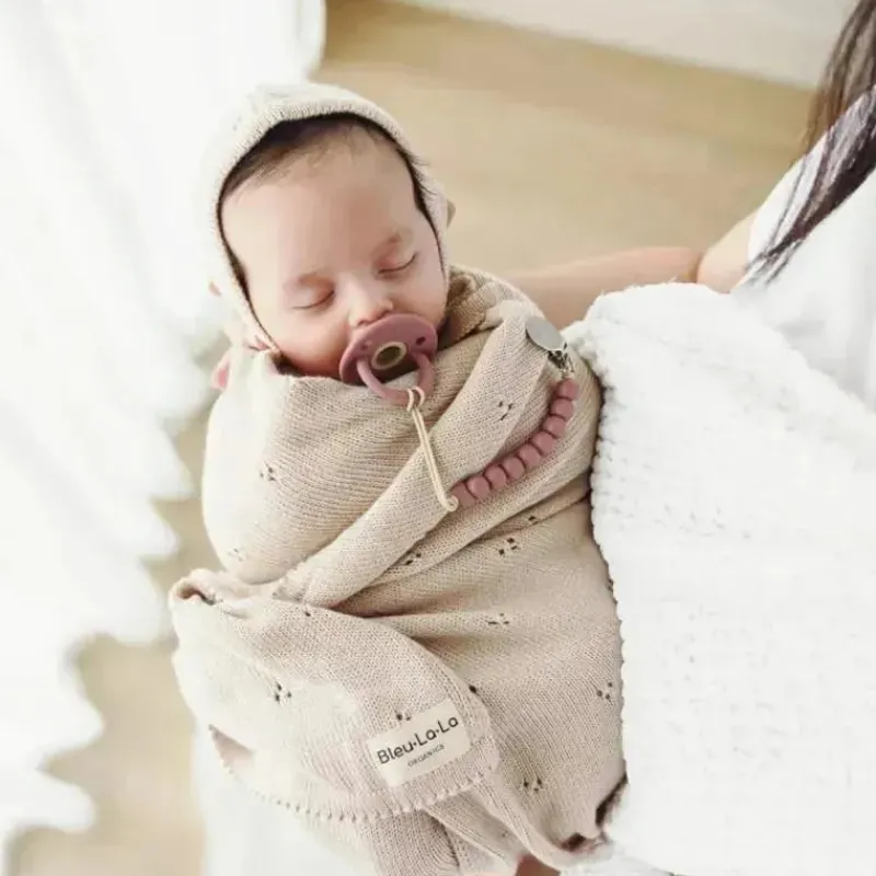 bleu_la_la___organic_cott_SKUD1giF2hf_7.webp Bleu La La - 100% Organic Cotton Luxury Organic Blanket + Bonnet Hat Set, Beige New