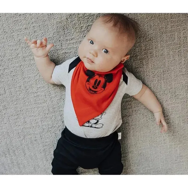 body_de_finn__emma_cala_e_SKUTXCj5ul9_3.webp Finn + Emma Body de , calça e babador Mickey Mouse, cinza/vermelho/preto Discount
