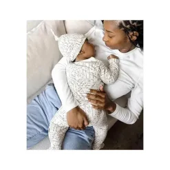 Burt's Bees Baby Burts Bees – Conjunto de macacão e chapéu com nó My Love Will Follow Footed, casca de ovo Online