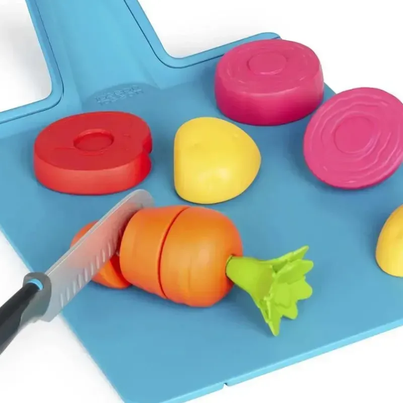 casdon__conjunto_de_tbua__SKUTsPYtNrz_3.webp Casdon Toys Casdon - Conjunto de tábua de cortar brinquedo Joseph Chop2Pot para crianças a partir de 3 anos, inclui comida cortável Sale