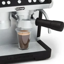 Casdon Toys Casdon - Máquina de café Barista DeLonghi Toys com sons e revelação mágica de café, para crianças a partir de 3 anos Fashion