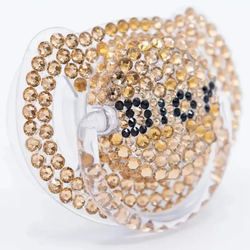 chupeta_de_beb_swarovski__SKUPBqupSBg_5.webp Bling Swarovski Crystal Pacifier Chupeta de bebê Swarovski Dior Gold Hot