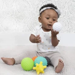 Infantino Conjunto de bolas múltiplas texturizadas , multicoloridas New