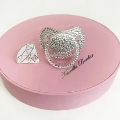 Neonilla Crystal Cristal Neonilla - Chupeta Ortodôntica Com Cristais Swarovski. Boneco Bling Best