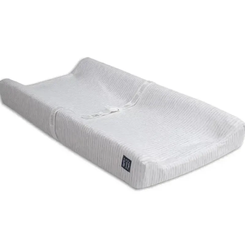 delta_children__trocador__SKUiopGyy0j_0.webp Delta Children - Trocador Gap BabyGap Contoured com capa refrescante, listra cinza New