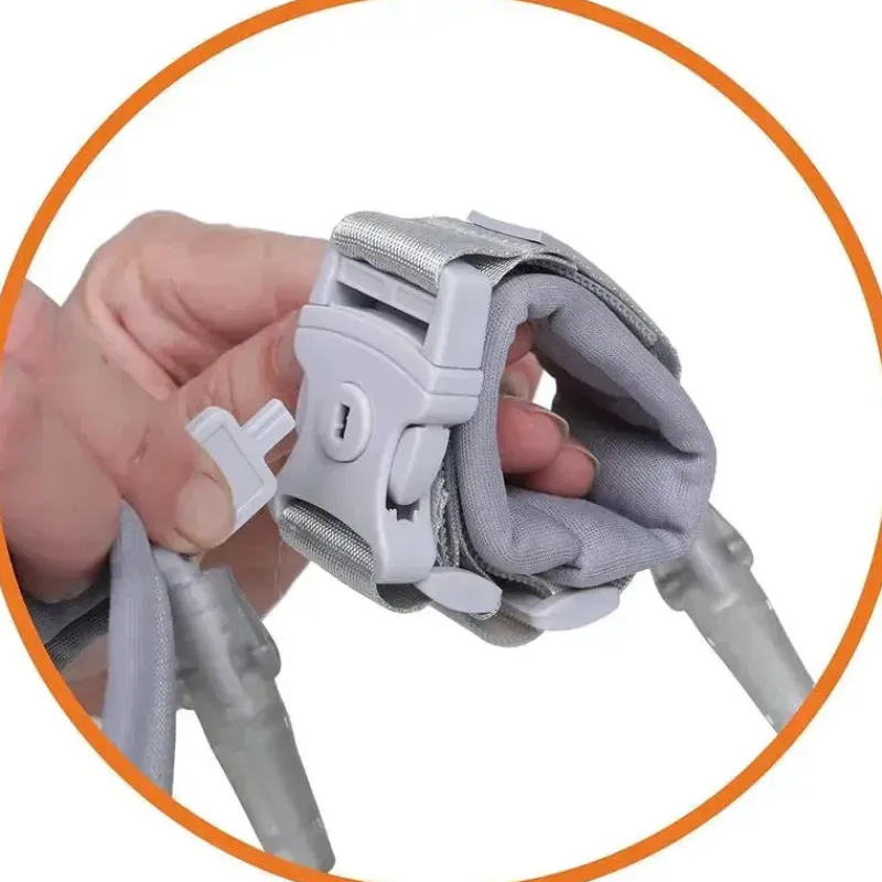 dreambaby__within_reach_w_SKUPpM3N8QU_3.webp Dreambaby - Within Reach Wrist Leash Link, 6 meses a 4 anos, cinza, modelo L2240 Clearance