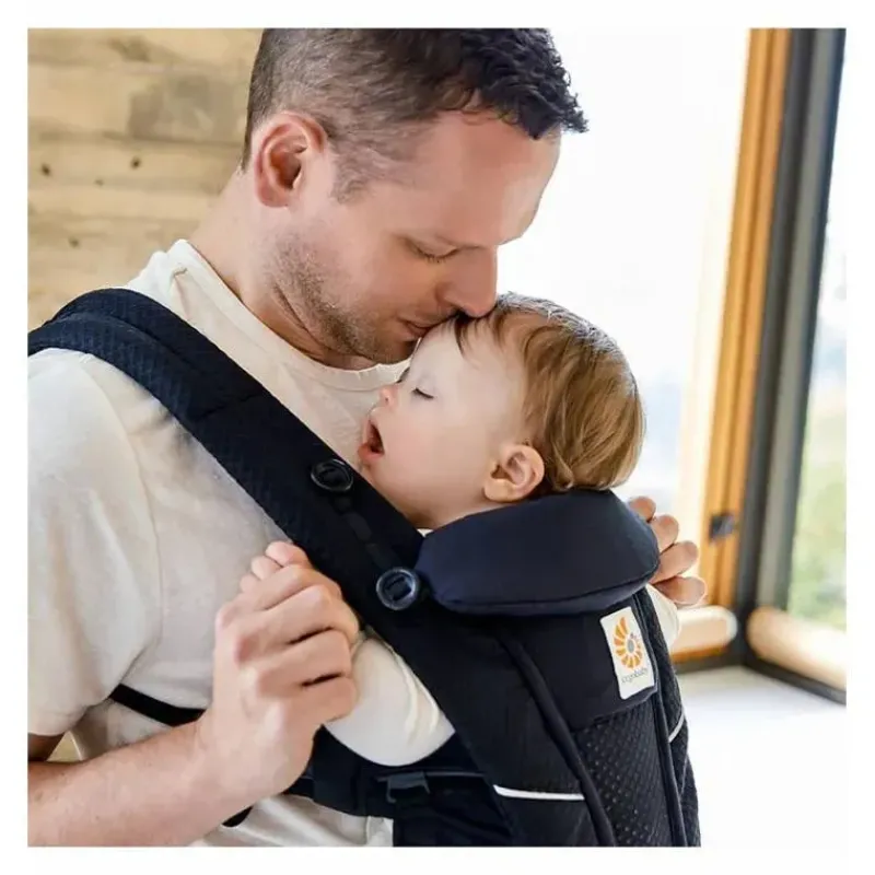 ergobaby_omni_breeze__ony_SKUYcDsZCSo_3.webp Ergobaby Omni Breeze - Onyx Black - Porta-bebês Outlet