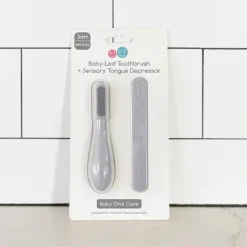 ezpz - Escova de dentes Baby-Led™ + Depressor de língua sensorial, pacote duplo, estanho Clearance