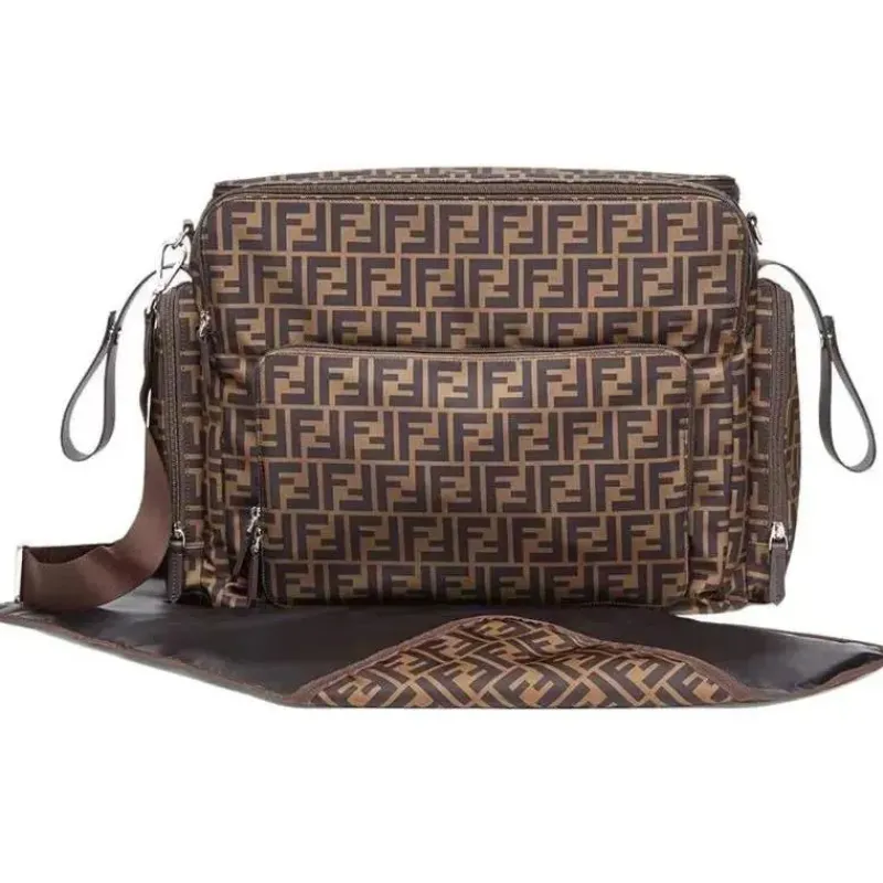 fendi_baby__bolsa_de_fral_SKUDW1UyeGJ_0.webp Fendi Baby - Bolsa de fraldas Zip-Up FF com logotipo Best
