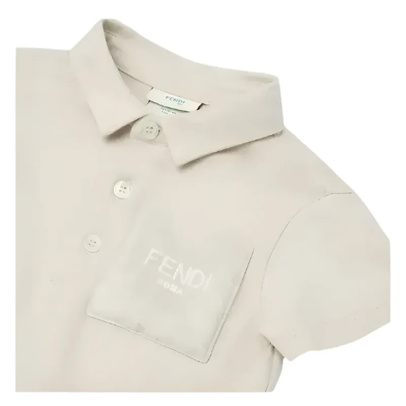 fendi_baby__polo_bege_par_SKUIhZBWLAq_1.webp Fendi Baby - Polo Bege para Bebê em Jersey de Algodão com Bolso no Peito Clearance