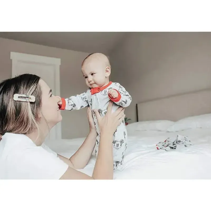 finn__emma_footie_e_chapu_SKUZns4MLGH_1.webp Finn + Emma Footie e chapéu Mickey, cinza/vermelho/preto Online