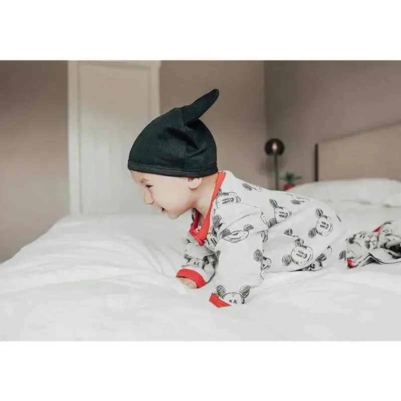 finn__emma_footie_e_chapu_SKUZns4MLGH_2.webp Finn + Emma Footie e chapéu Mickey, cinza/vermelho/preto Online