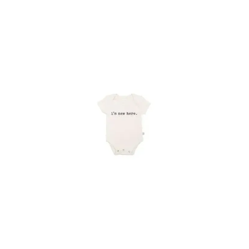 finn__emma_sou_novo_aqui__SKUWPiHPPxP_0.webp Finn + Emma sou novo aqui - Baby Onesie Outlet