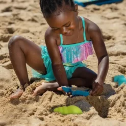 Hape - Conjunto básico de brinquedos de areia para praia New
