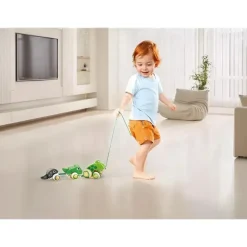 Hape - Família Pull Along Frog com rodas anti-capotamento Best