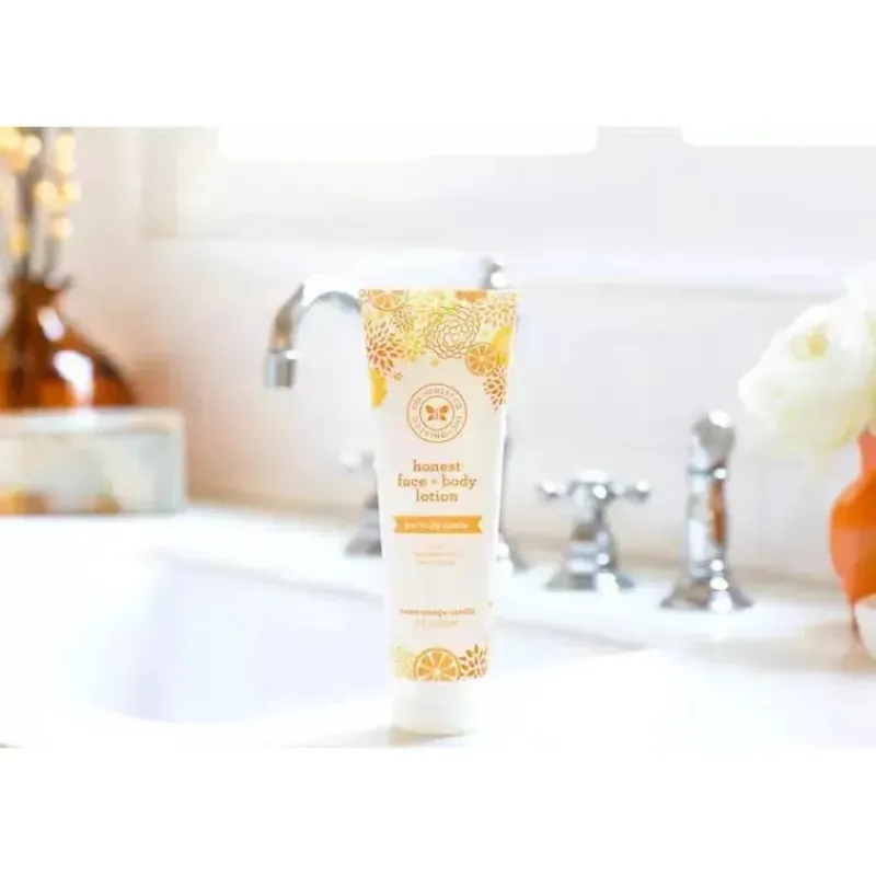 honest_face__body_lotion__SKUSbFdXKcr_2.webp The Honest Company Honest Face + Body Lotion, Sweet Orange Baunilha Hot