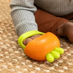 Infantino - Handy Dandy Teething Miitt, Carrot Fashion