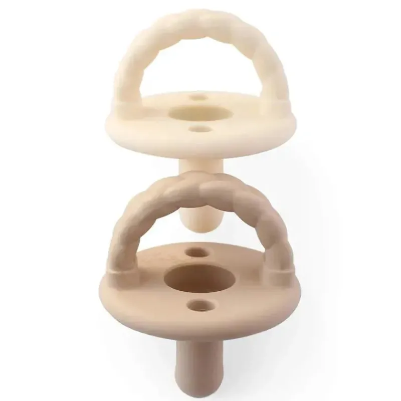 itzy_ritzy__chupeta_de_si_SKUZ6S31bTH_0.webp Itzy Ritzy - Chupeta de silicone 2Pk, tranças de torrada e creme de manteiga Outlet