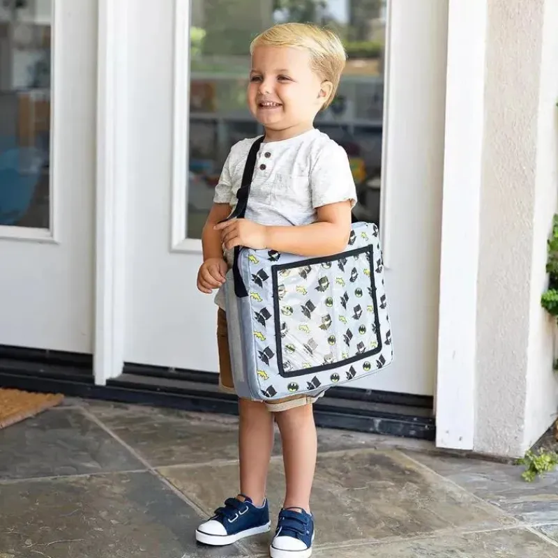 jl_childress__bandeja_de__SKUH06DlElj_6.webp J.L. Childress JL Childress - Bandeja de viagem 3 em 1 do Batman da DC Comics, bolsa de viagem e suporte para tablet Discount
