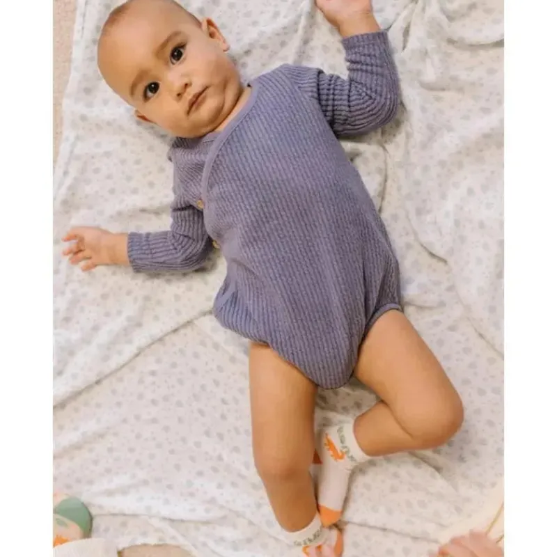 jujube__conjunto_de_cober_SKUKkUbedVV_1.webp Ju-Ju-Be Jujube - Conjunto de cobertor Swaddle, Roarsome Outlet