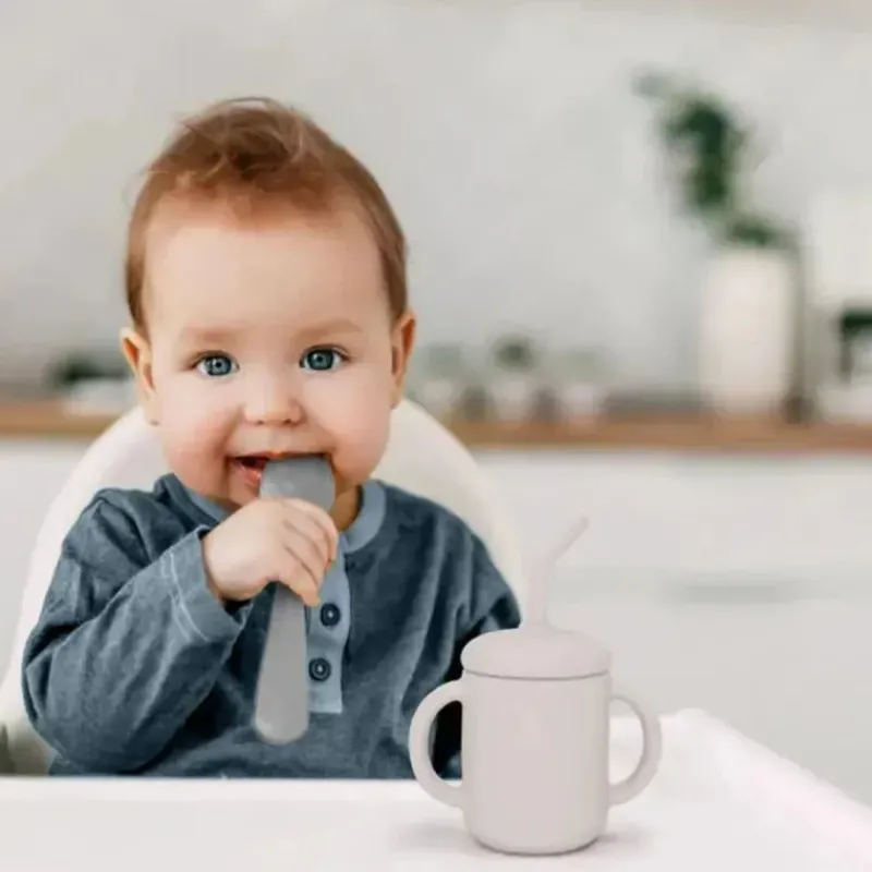 kushies__sili_sippy_cup___SKUc27lQDWR_2.webp Kushies Baby Kushies - Sili Sippy Cup + Palha Violeta lilás New