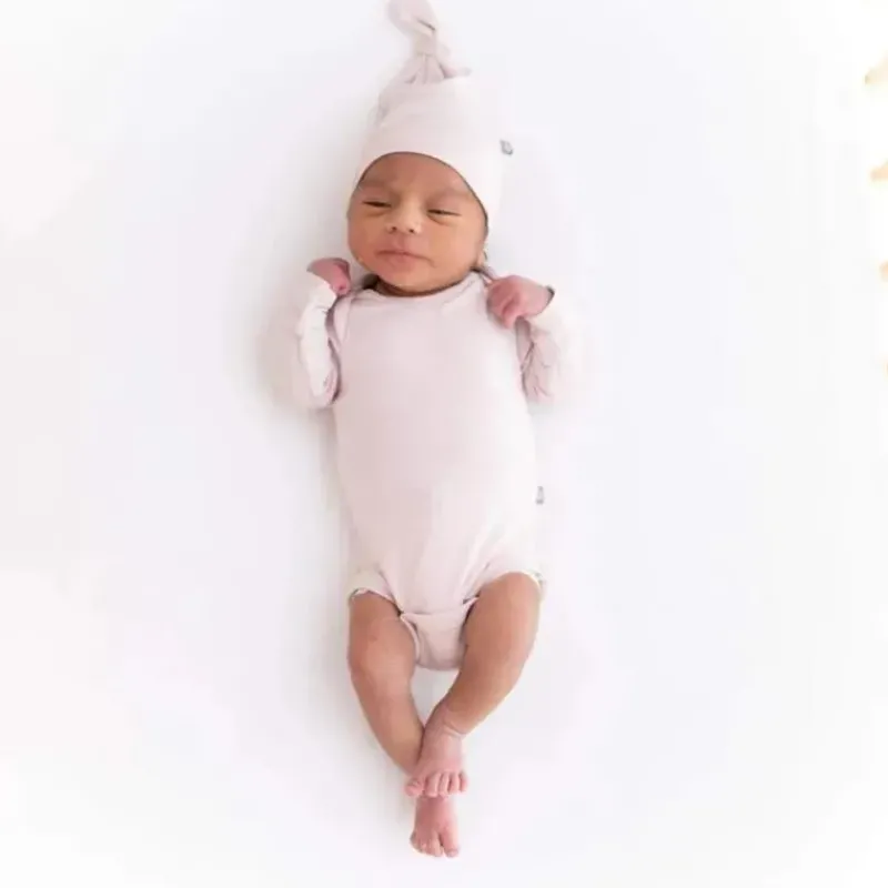 kyte_baby__bon_bambu_baby_SKUwvPEhPKB_0.webp Kyte Baby - Boné Bambu Baby com Nó em Blush Online