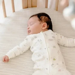 Stokke Lençol com elástico - Sleepi Mini da Pehr, Stripes Away Pebbles Hot