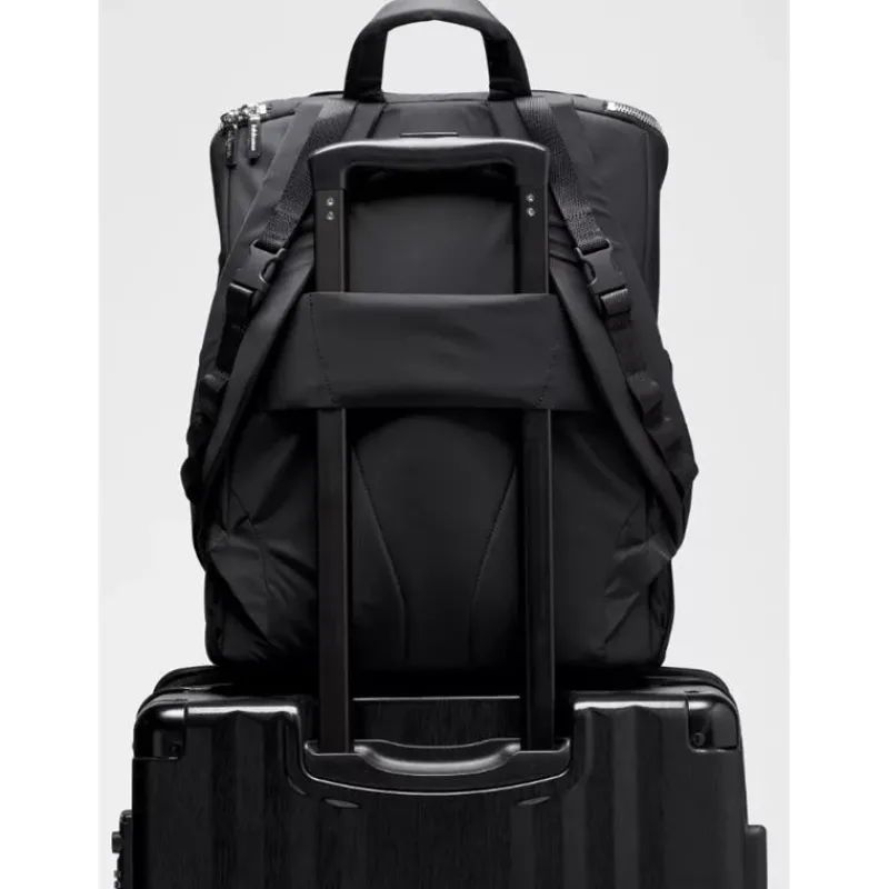 lululemon__new_parent_bac_SKUKXOD81qW_8.webp Lululemon - New Parent Backpack 17L - Black/Sheer Oak Clearance