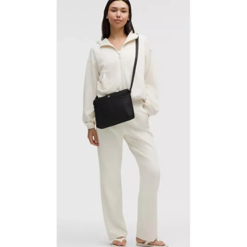 lululemon__new_parent_bac_SKUKXOD81qW_9.webp Lululemon - New Parent Backpack 17L - Black/Sheer Oak Clearance