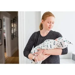 Mary Meyer - Conjunto Lulujo Hello World Hat & Swaddle, triângulos marinhos Hot