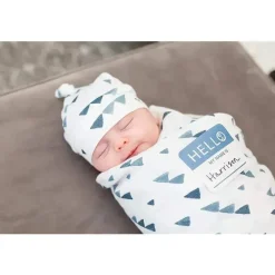 Mary Meyer - Conjunto Lulujo Hello World Hat & Swaddle, triângulos marinhos Hot