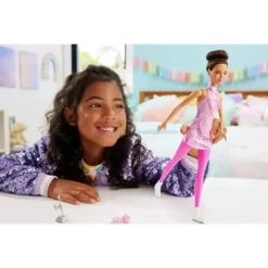 Mattel - Boneca Barbie Career Core, Patinadora no Gelo Hot