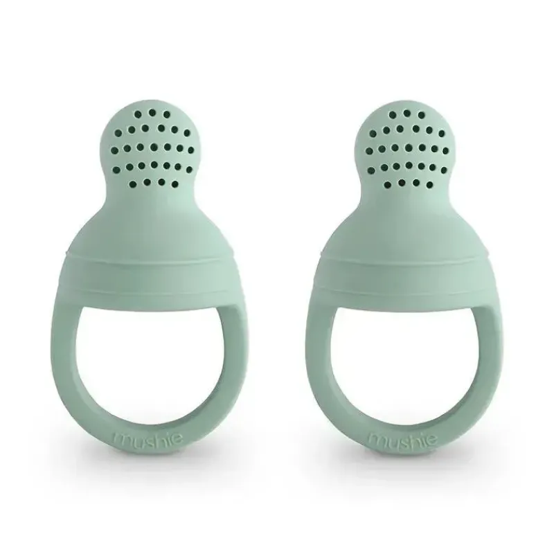 mushie__alimentador_de_al_SKUn9hOYgOu_0.webp Mushie - Alimentador de alimentos frescos de silicone 2Pk Cambridge Blue Clearance