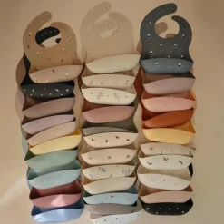 Mushie - babador de silicone para bebê, ajuste ajustável à prova d'água, abelhas Sale