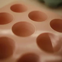 Mushie - Bandeja de silicone para freezer de comida para bebê com tampa, 9 xícaras de 1,5 onças, Cambridge Blue Best