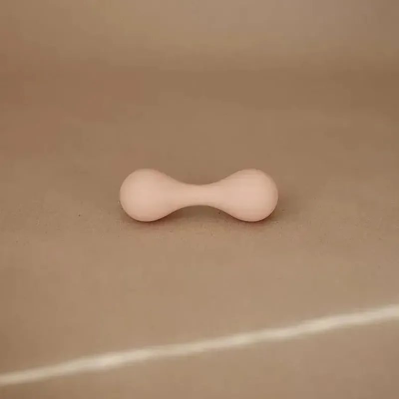 mushie__brinquedo_de_choc_SKUCouwtZwW_1.webp Mushie - brinquedo de chocalho de silicone para bebê, blush New