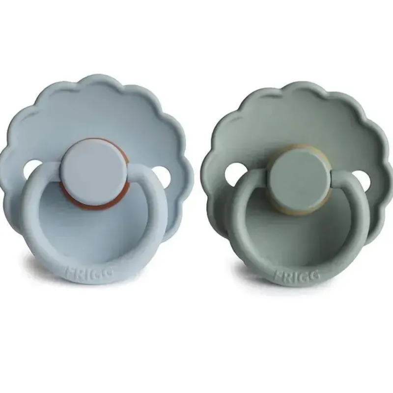 mushie__chupeta_de_beb_fr_SKU15ARSQvj_1.webp Mushie - chupeta de bebê Frigg Daisy de borracha natural 2Pk, pó azul/sálvia, 6/18M New