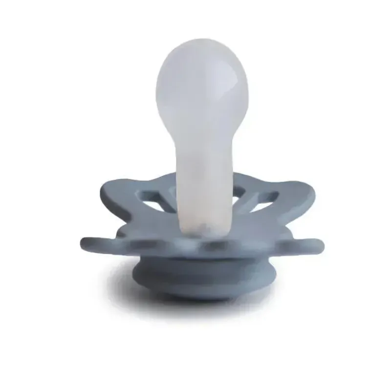 mushie__chupeta_de_silico_SKU1QzrfN08_2.webp Mushie - chupeta de silicone simétrica Lucky 2Pk, 6/18M, cinza ótimo/cinza prateado New