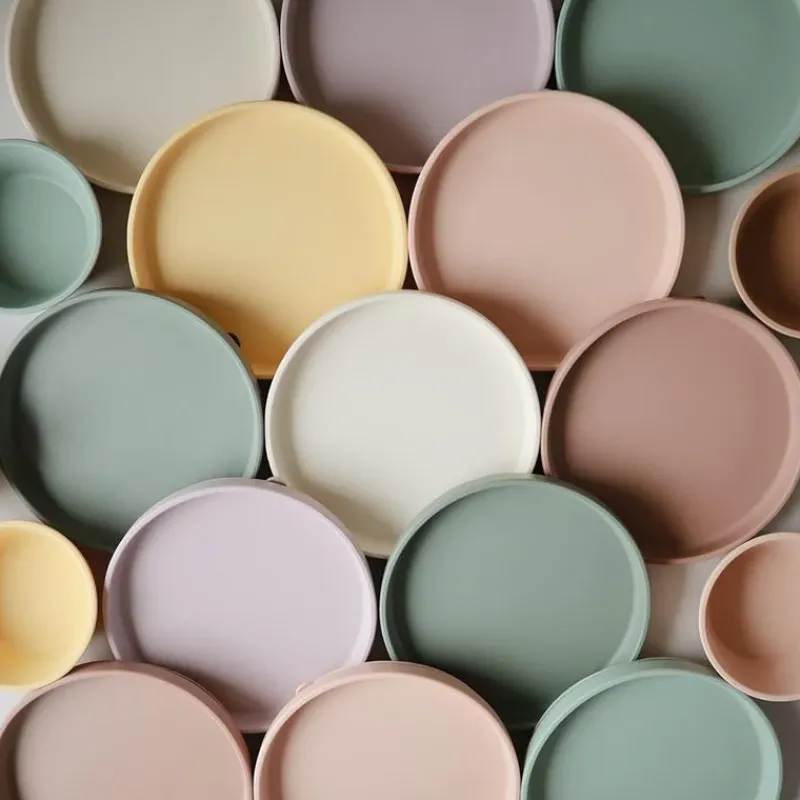 mushie__classic_silicone__SKUjBAEAx3L_1.webp Mushie - Classic Silicone Suction Plate, Powder Blue Clearance