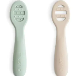 Mushie - Colheres de silicone para primeira alimentação para bebês, pacote com 2, Cambridge Blue, areia móvel Hot