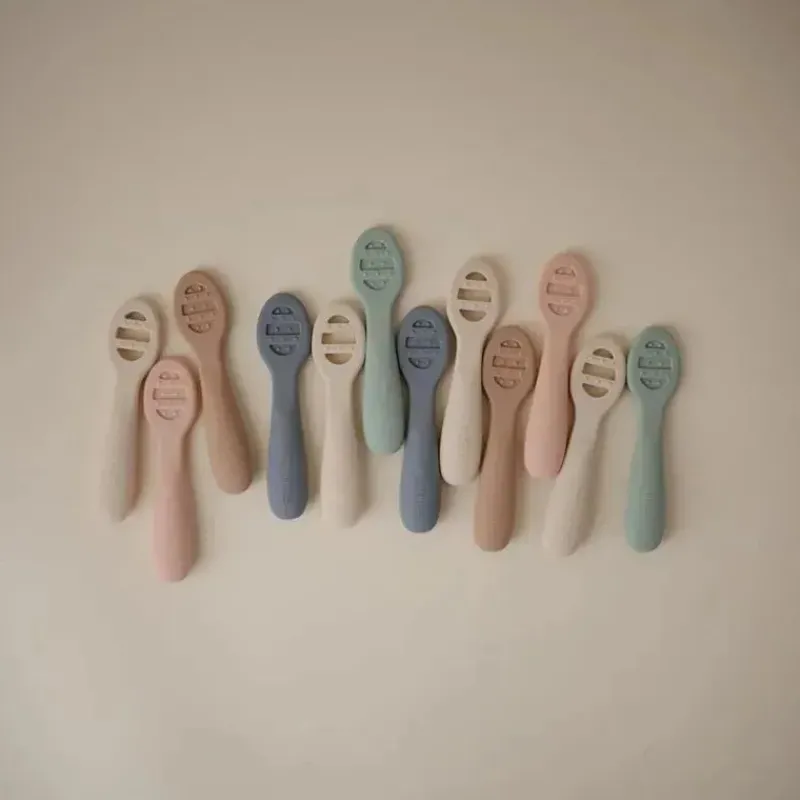 mushie__colheres_de_silic_SKUUZf9l7Ks_4.webp Mushie - Colheres de silicone para primeira alimentação para bebês, pacote com 2, blush, areia móvel Discount