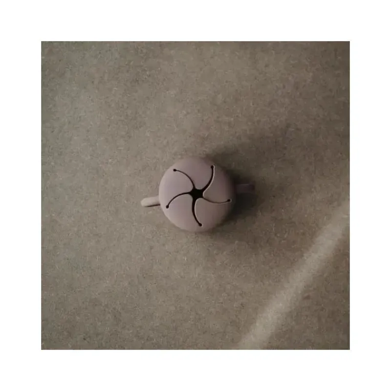 mushie__copo_de_silicone__SKUQwY5qkqN_5.webp Mushie - Copo de silicone para bebê - Malva Nublado Fashion