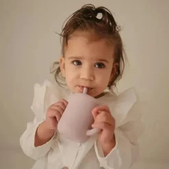 Mushie - Copo de treinamento de silicone e canudo, lilás suave Clearance